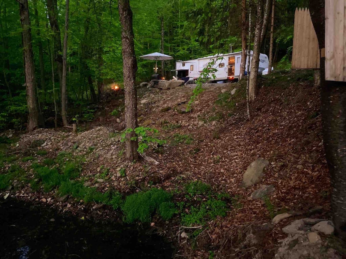 The RV in the Woods on a hill, Roscoe, NY RoscoeCabinPetFriendly